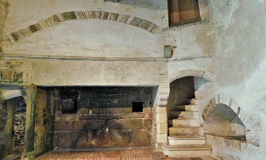 fireplace-chateau-pirou