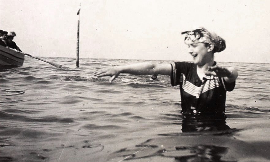 Stylish swimming at Yport
