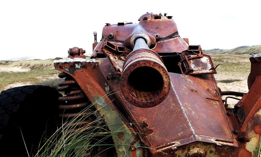 Tanks and flowers in the Biville dunes – midweek photo post!
