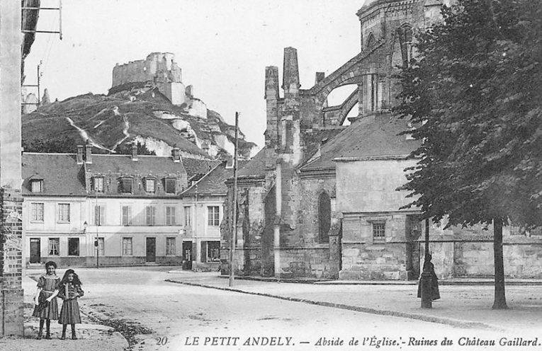 Le-Petit-Andelys-postcard