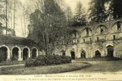 black and white postcard of Abbaye de Mortemer wall of the